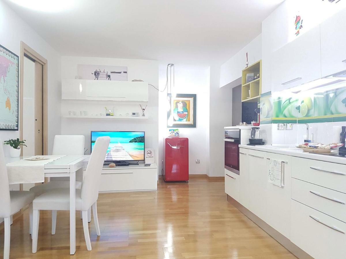 White Dream Suites Iasi Exterior photo